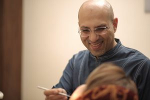 لیست متخصصین ارتودنسی در تهران | دکتر فرهاد صدرالدینی